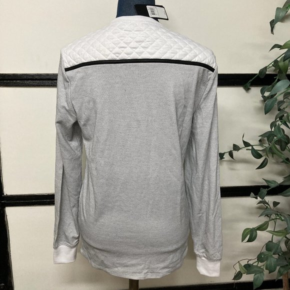 Mens Guess Lightweight Sweater with Quilted Shoulder White & Black Size Small - Picture 2 of 5